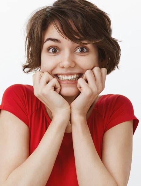 ਦੰਦਾਂ ਨੂੰ ਮੋਤੀਆਂ ਵਾਂਗ ਚਮਕਾਉਣ ਦੇ ਕੁਦਰਤੀ ਨੁਸਖੇ