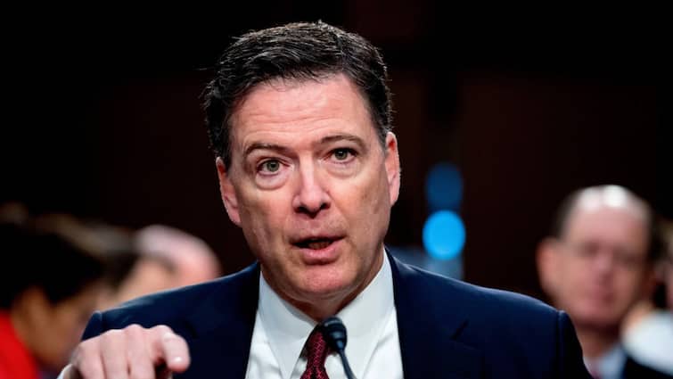 <div>'There Are Costs To Standing Up To Trump': Ex-FBI Chief James Comey After US Court Indictment</div>