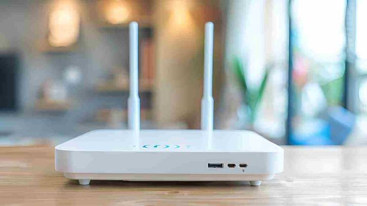 Wifi Router: फास्ट इंटरनेट आज कल लगभग हर इंसान की जरूरत बन चुका है. लेकिन क्या आपको पता है कि घरों में लगा हुआ वाईफाई भी हैकर्स को आपके घर में एंट्री दे सकता है.