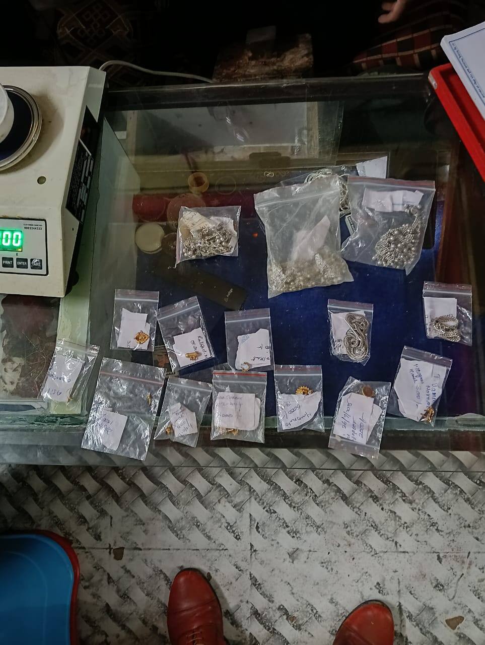 Adilabad Latest News :వడ్డీ వ్యాపారులపై ఆదిలాబాద్‌ జిల్లా ఎస్పీ ఆకస్మిక దాడులు- 18 కేసులు నమోదు