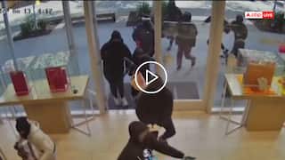 Video: ज्वेलरी स्टोर में घुसे 25 नकाबपोश लुटेरे, फिल्मी अंदाज में लूटे करोड़ों के जेवरात, वीडियो वायरल