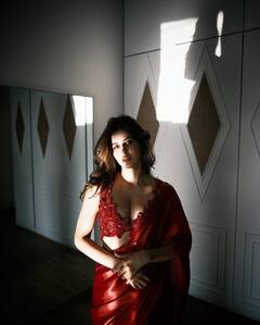 Sakshi malik : રેડ સાડીમાં એક્ટ્રેસ સાક્ષી મલિકનો ગ્લેમરસ અંદાજ વાયરલ,  જુઓ શાનદાર તસવીરો