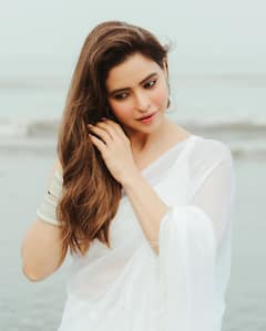 Aamna Sharif PHOTO: વ્હાઈટ સાડીમાં અપ્સરા લાગી આમના શરીફ, જુઓ સુંદર તસવીરો