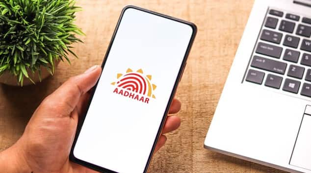 Aadhaar card update process change online november uidai new rules  Aadhar Update: નવેમ્બરથી ઘરે બેઠા બદલી શકશો આધારકાર્ડમાં નામ, એડ્રેસ અને નંબર, હવે નહીં જવું પડે આધાર સેન્ટર 