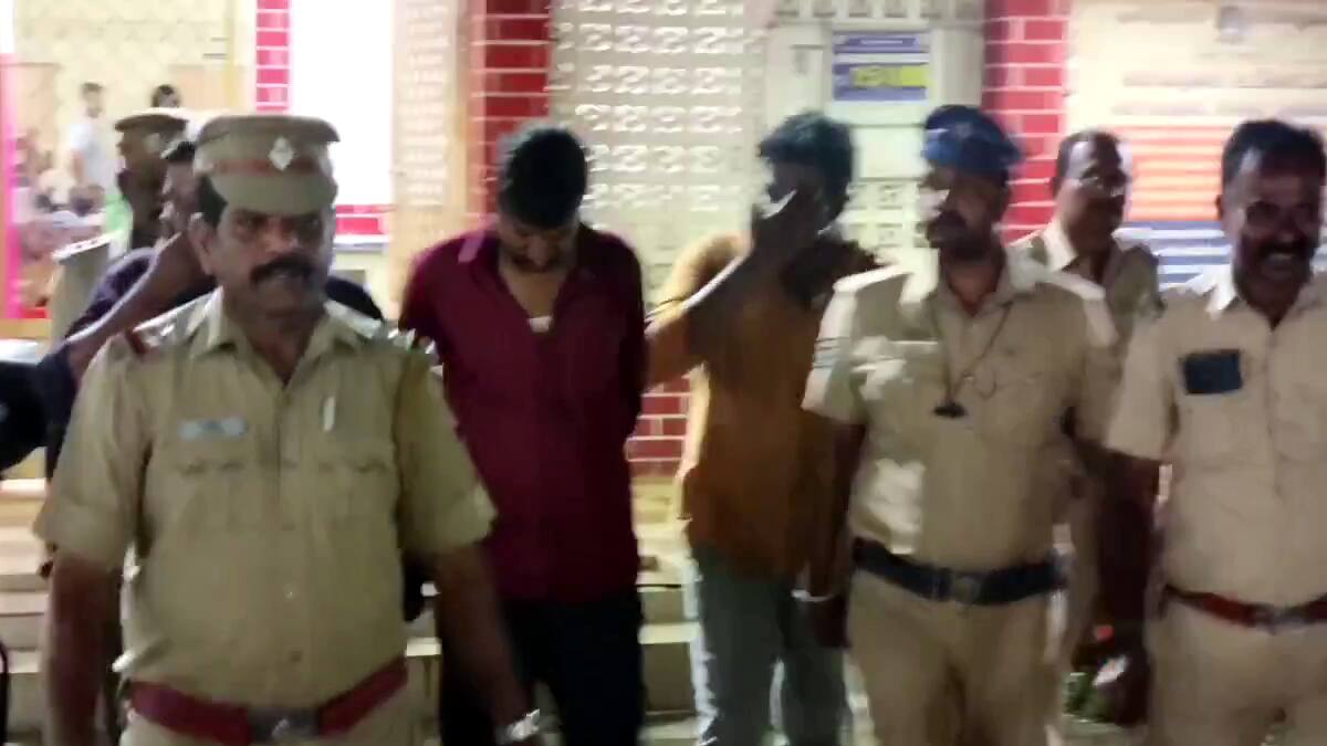 போலீஸ் வேடத்தில் கொள்ளை! மும்பை காவலரை ஏமாற்றிய மோசடி கும்பல்: தேனியில் பரபரப்பு