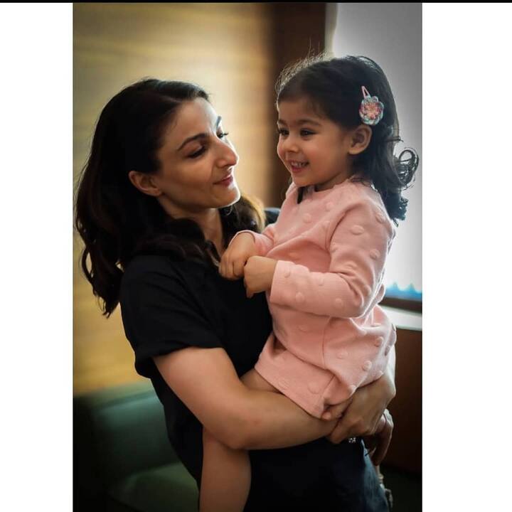 सोफा अली खान अक्सर अपनी लाडली इनाया के संग टाइम स्पेंड करती हुई नजर आती हैं.