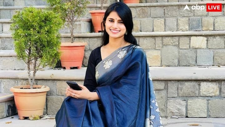 दिल्ली की रहने वाली विशाखा यादव IAS अधिकारी बनने से पहले एक इंजीनियर थीं. उन्होंने दिल्ली प्रौद्योगिकी विश्वविद्यालय (डीटीयू) से इंजीनियरिंग की पढ़ाई की और फिर बेंगलुरु स्थित सिस्को में नौकरी शुरू की, लेकिन उनका सपना IAS बनने का था, जिसके लिए उन्होंने नौकरी छोड़ दी.