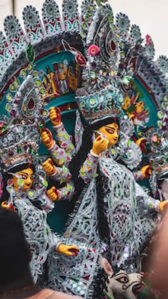 दिल्ली के ये 3 दुर्गा पूजा पंडाल हैं सबसे खास, नवरात्रि में उमड़ती है भारी भीड़