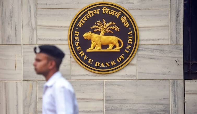 <div>RBI Names Shirish Chandra Murmu As Deputy Governor, Here's What You Need To Know</div>