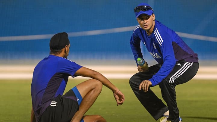 তাঁর বর্তমান পারফরম্যান্সের গ্রাফ যেভাবে ক্রমেই উপরের দিকে উঠছে, তাতে তারকা ভারতীয় ওপেনারের সম্পত্তির পরিমাণও যে দিন দিন বৃদ্ধিই পাবে, তা বলাই বাহুল্য।