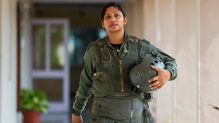 MiG-21 Farewell: Who Is Squadron Leader Priya Sharma, IAF Woman Pilot Leading Send-Off Flypast?