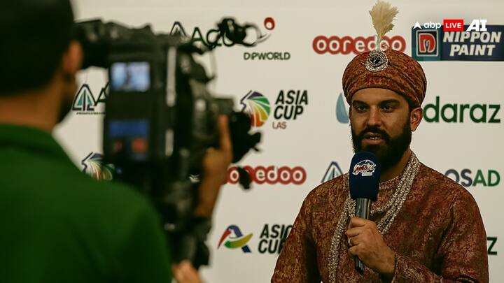 इतना ही नहीं बल्कि मैच के बाद जिस तरह बाकी खिलाड़ी मीडिया से बात करते हैं, ठीक उसी तरह मुगल खिलाड़ी भी अपने शाही अंदाज में अदब के साथ सवालों के जवाब देते नजर आते.