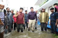 మూసీ వరదలో నలుగురి ప్రాణాలు కాపాడిన హైడ్రా సిబ్బంది.. కొనసాగుతున్న సహాయకచర్యలు