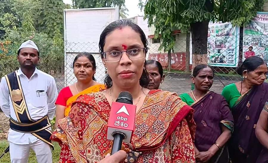 Bathukamma celebrations: ఉట్నూర్ ఐటీడీఏలో బతుకమ్మ సంబరాలు, పాల్గొన్న ఐటీడీఏ పీఓ మహిళా కమిషన్ సభ్యురాలు