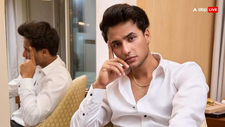 Abhishek Sharma's zodiac sign is a girl. In astrology, the relationship of Virgo is related to the Earth element. The planet Mercury has a special effect on the people of this zodiac. With the effect of Mercury, a person is also mentally strong with physical ability.