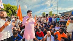 UP के बस्ती में धार्मिक झंडा लगाने पर विवाद, हिंदू पक्ष के लोगों ने उठाया ये कदम