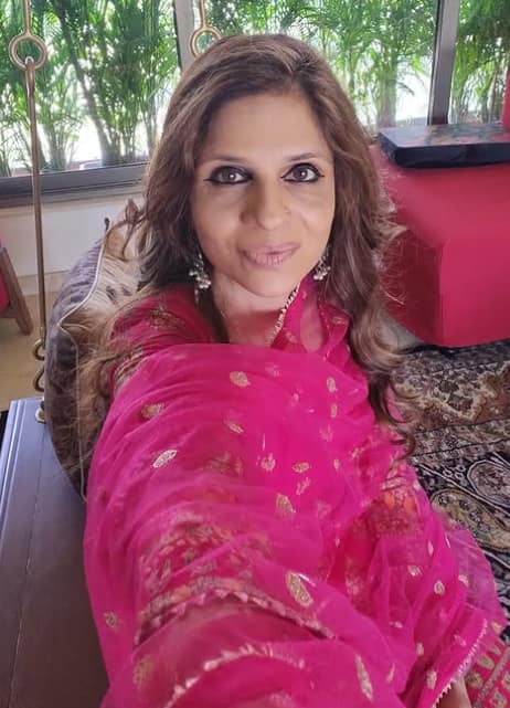 His posts clearly reflect that she is very connected to her family. Especially he has a special relationship with his brother Saif Ali Khan, sister Soha Ali Khan and nephews.