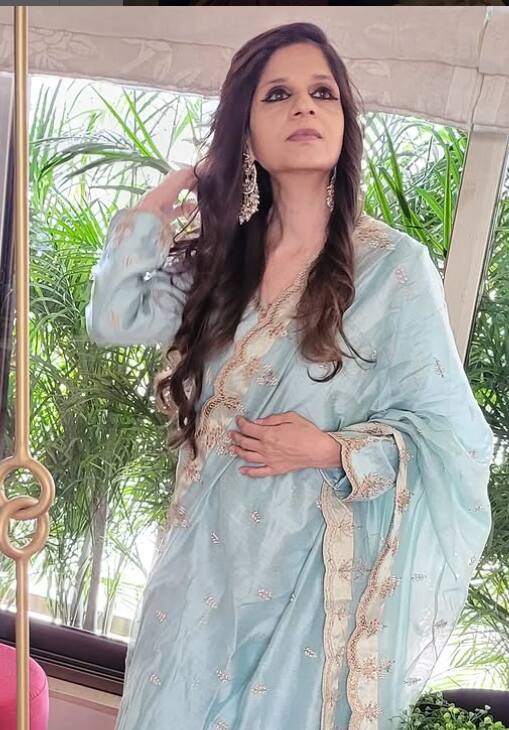 Saba Ali Khan is a jewelery designer from the profession and has a good name in this field. She has a special interest in designing jewelery and does her work in a very creative way.