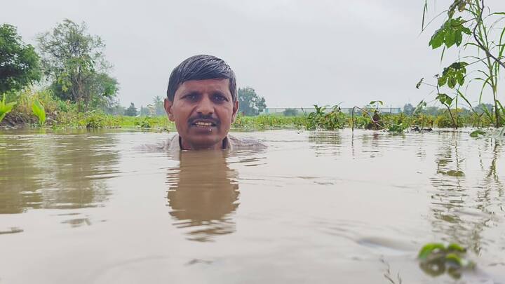 एकीकडे अतिवृष्टीचे नुकसान असताना, दुसरीकडे आता कर्जमाफीची मागणी जोर धरत आहे. तसेच, शेतकऱ्यांना हेक्टरी 50 हजार रुपये मदत सरकारने जाहीर करावी अशीही मागणी विरोधक करतआहेत.