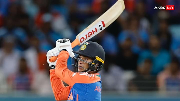 Abhishek Sharma is currently running in very good form. Recently, I have included 309 runs in 6 innings in the Asia Cup and have also become the first batsman to score more than 300 runs in the T20 version.