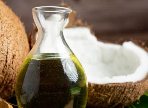 Oil: Mix coconut oil in coconut oil or olive oil and apply on the back. Using it daily will show effect in a few days.