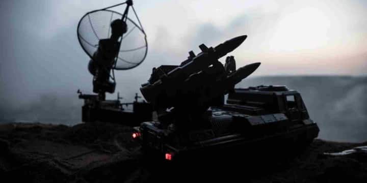 The S-500 is also equipped with advanced technology which Russia has recently included in the defense lineup. This low meaning can also target the satellite up to LEO and drop the targets coming up to 600 kilometers away.