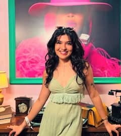 बेहद ग्लैमरस हैं 'तारक मेहता का उल्टा चश्मा'  की सोनू भिड़े, निधि भानुशाली की तस्वीरें देख छूट जाएंगे पसीने