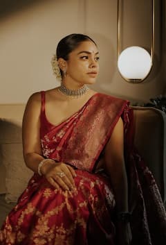 दुर्गा पूजा के लिए बेस्ट हैं कपिल शर्मा की ऑनस्क्रीन वाइफ के लुक, सुमोना की देखिए ये 10 तस्वीरें