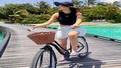 Akanksha Puri Photo: માલદિવમાં સાઈકલની સવારી કરતી જોવા મળી આકાંક્ષા પુરી, જુઓ તસવીરો