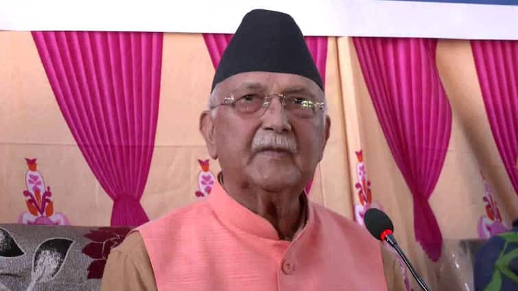 <div>'Govt Of Publicity': Nepal Ex-PM Oli Downplays Interim Govt In First Public Appearance After Gen-Z Uprising</div>