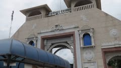 शनि शिंगणापूर मंदिर कार्यालयास ठोकले सील; पोलीस बंदोबस्तात कलेक्टरांकडून 'देऊळ कार्यालय बंद'