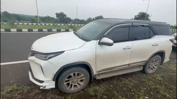 यात पतन कंवर हे गंभीर जखमी झाले आहेत, तर त्यांचे साथीदार किरकोळ जखमी झाले असून त्यांच्यावर माजलगाव येथील खासगी रुग्णालयात उपचार सुरू आहेत. त्यानंतर आता हाकेंच्याच गाडीवरती हल्ला करण्यात आला आहे.