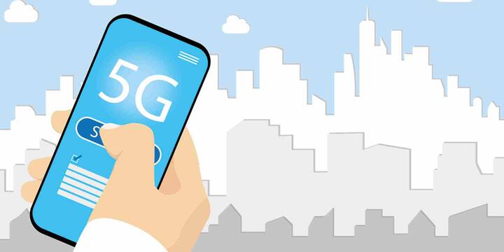 बैटरी ड्रेन का एक और बड़ा कारण फोन का सॉफ्टवेयर और डिस्प्ले भी है. अच्छा और ऑप्टिमाइज्ड सॉफ्टवेयर बैटरी की खपत को काफी हद तक नियंत्रित कर सकता है. इसी वजह से Apple ने हाल ही में ऐसा 5G मॉडम तैयार किया है जो पावर कंजम्प्शन को कम करके बेहतर बैटरी बैकअप देने का दावा करता है.