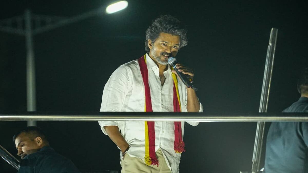 TVK Stampede: ஒரே நாளில் வில்லனாக மாறிய விஜய்.. 33 பேர் மரணத்திற்கு என்ன சொல்லப்போகிறார்? எப்படி எதிர்கொள்வார்?