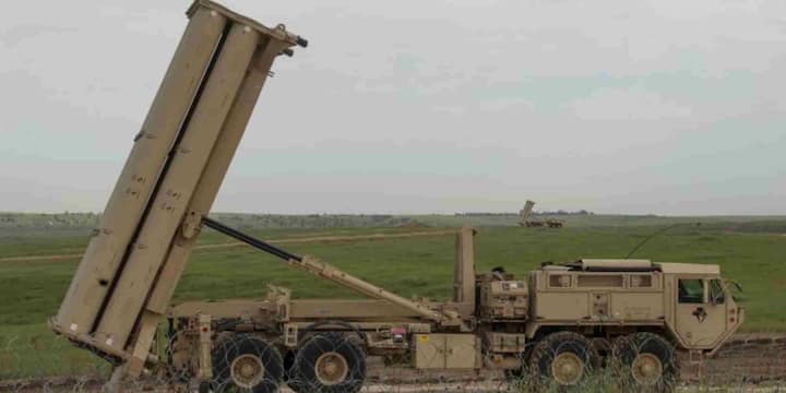 At the same time, the Thaad system is one step ahead of that. It intercept the ballistic missile coming up to a distance of 200 kilometers and eliminates it in the air itself. The special thing is that it attaches to high ultitid, so that the effect of the enemy's attack does not affect the ground at all.