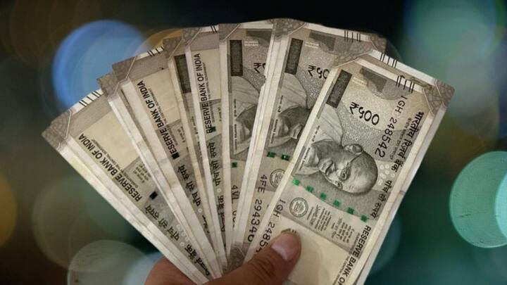 మీరు ప్రతి నెలా 6000 రూపాయల ఆదాయం పొందాలనుకుంటే.. మీరు ఈ పథకంలో దాదాపు 9.7 లక్షల రూపాయలు పెట్టుబడి పెట్టాల్సి ఉంది. ప్రస్తుతం దీని వడ్డీ రేటు సంవత్సరానికి దాదాపు 7.4%. ఈ లెక్కన ఈ మొత్తంపై సంవత్సరానికి దాదాపు 72,000 రూపాయల వడ్డీ వస్తుంది.