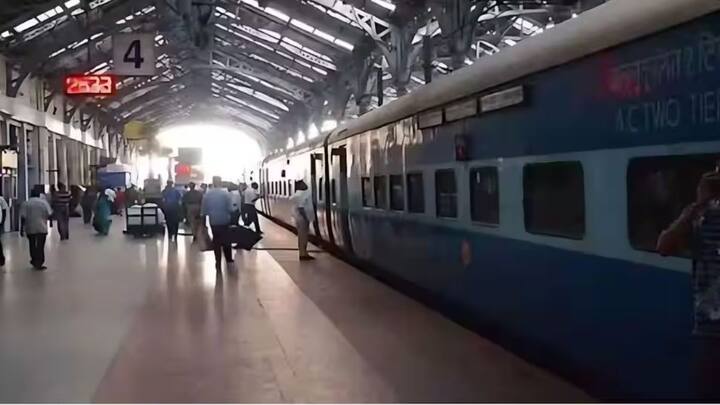 भारतीय रेलवे की ओर से लागू किए गए इस नियम से से तत्काल टिकट बुकिंग की तरह ही टिकट मिलना आसान होगा. यात्री जो समय पर अपने वेरिफाइड अकाउंट से लॉगिन करेंगे. उन्हें प्राथमिकता मिलेगी और टिकट जल्दी बुक हो सकेगा.