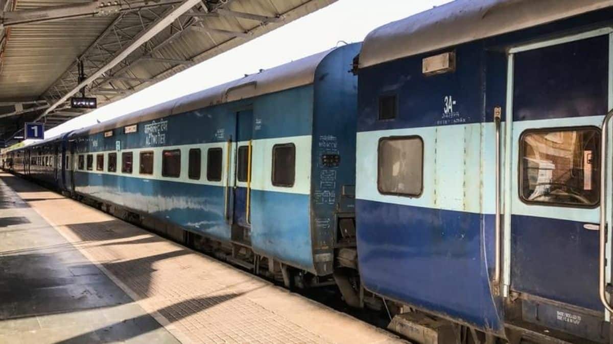 1 अक्टूबर से बदल जाएंगे ट्रेन टिकट बुकिंग के नियम, जान लीजिए अपने काम की बात | railway ticket booking rules will be changed from 1st october know the new booking process