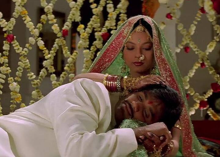 She was seen in the first film border. He made his debut with this film. In the film, he gave an intimate scene with Sunil Shetty.