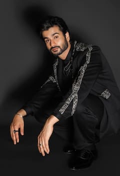 Birthday Boy Sunny Kaushal & His Ultimate Traditional Style Moments; PICS