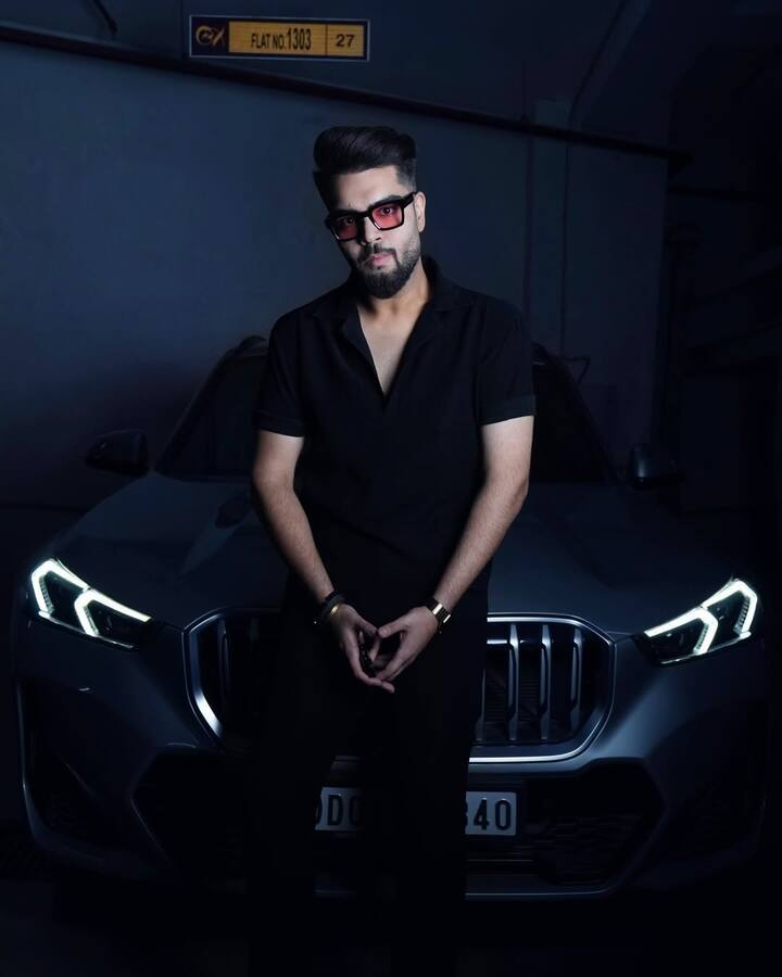 दानिश देवगन पेशे से एक डायरेक्टर, एक प्रोड्यूसर और एक आंत्रप्रन्योर हैं. दानिश अजय देवगन के साथ प्रोडक्शन हाउस देवगन फिल्म्स को हेड करते हैं.