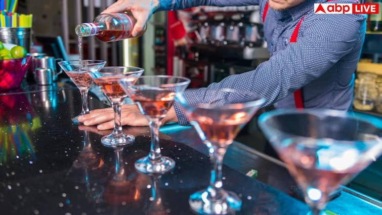 Correct Way To Drink Vodka: 90 पर्सेंट लोग गलत तरीके से पीते हैं वोदका, आज ही जान लें सही तरीका