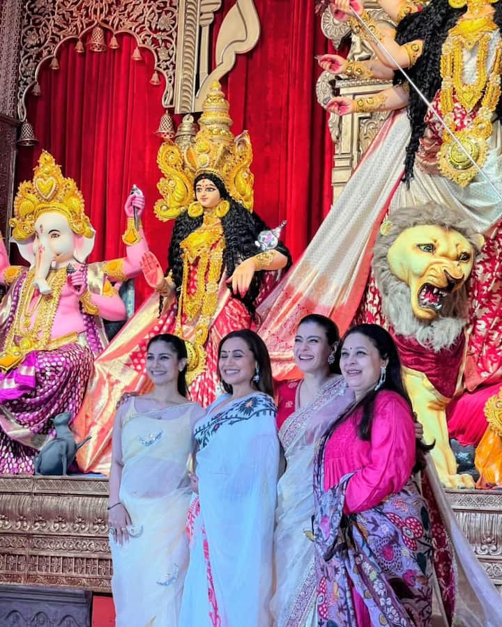 इसके अलावा काजोल ने अपने बाकी के परिवार वालों के साथ भी अपनी तस्वीरें शेयर की हैं जिन्हें बहुत पसंद किया जा रहा है. इन सभी ने अपने स्टाइलिश और ट्रेडीशनल आउटफिट से पूरी लाइमलाइट अपने नाम कर ली है.