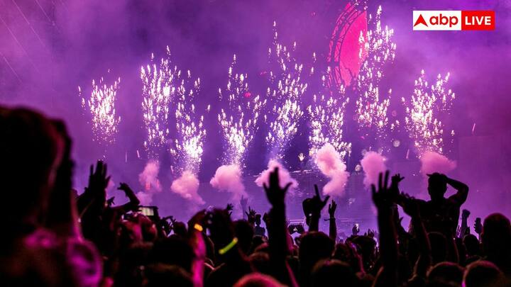 मुंबई जिसे भारत की फाइनेंशियल कैपिटल भी माना जाता है देश के सबसे शानदार नाइटलाइफ अनुभव के लिए भी मशहूर है. रूफटॉप बार से लेकर बांद्रा और लोअर परेल के ट्रेंडी नाइट क्लब तक मुंबई में आपको पार्टी करने की कई शानदार जगह मिलेंगी.