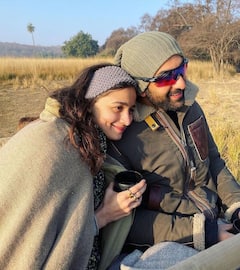 रणबीर कपूर की वाइफ के साथ 10 तस्वीरें: कपल की रोमांटिक कमेस्ट्री चुरा लेगी आपका भी दिल