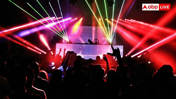 यह सभी शहर पार्टी का एक शानदार अनुभव देते हैं. अब चाहे फिर यह मुंबई और दिल्ली का क्लबिंग कल्चर हो या फिर गोवा की बीच पार्टी, आपको हर तरफ एक अलग एडवेंचर देखने को मिलेगा.