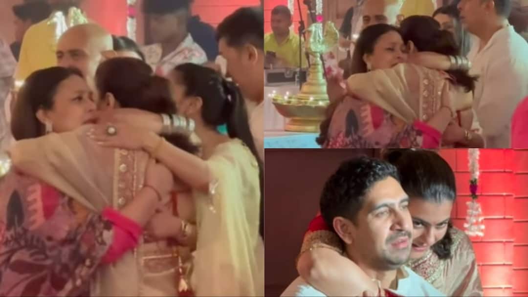 Kajol Rani Mukerji get emotional remembering uncle Deb Mukerji during Durga Puja video viral दुर्गा पूजा में काका को याद कर छलके रानी और काजोल के आंसू, अयान मुखर्जी भी हुए भावुक, वीडियो वायरल