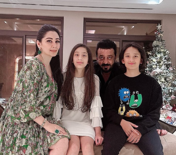 Ikra was born on 21 July 2010 and is just 15 years old. He is the daughter of Sanjay Dutt and his wife Manyata Dutt. Ikra also has a twin brother, named Shaharan Dutt. Both children are still studying in school and win the hearts of fans with their innocence and lovely style.