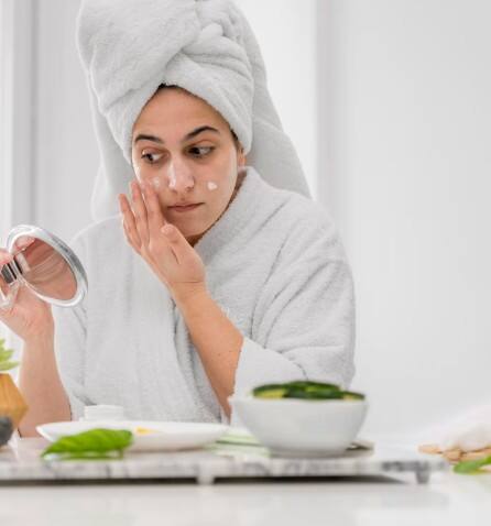 ਕੀ ਪਿੰਪਲ 'ਤੇ ਟੂਥਪੇਸਟ ਲਗਾਉਣਾ ਸਹੀ? ਜਾਣੋ ਹੋਣ ਵਾਲੇ ਨੁਕਸਾਨ ਬਾਰੇ...ਵਰਤੋਂ ਇਹ ਘਰੇਲੂ ਨੁਸਖੇ