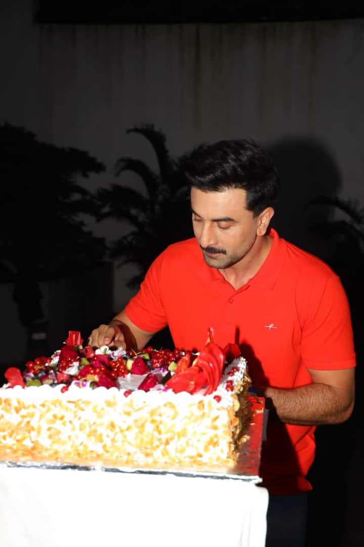 He will be seen opposite Alia Bhatt and Vicky Kaushal in Sanjay Leela Bhansali’s eagerly awaited Love & War, scheduled to release on March 20 next year. Additionally, Ranbir will portray Lord Ram in Nitesh Tiwari’s ambitious Ramayana, which stars Sai Pallavi as Sita and Yash as Raavan. (All images: Manav Manglani)